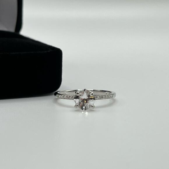 Beautiful 1ctw Cushion Cut White Topaz Ring Sterling Silver Size 7 - Picture 7 of 8